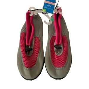 NWT. WEST LOOP Girls Water Shoes